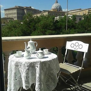 Un Caffe Sul Balcone 1
